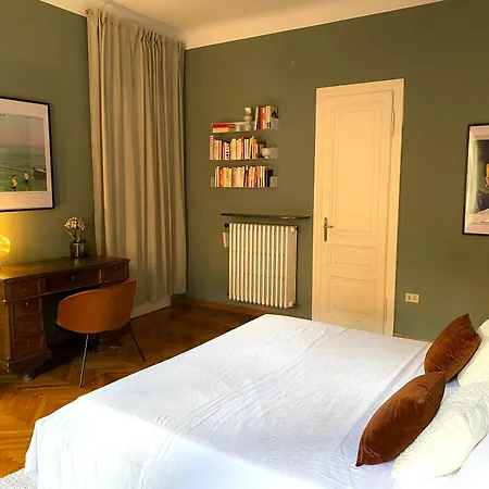 Zentrum Vor Der Tuer * Триест