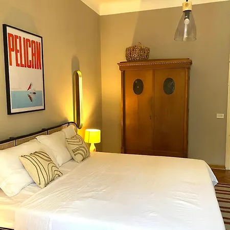 Zentrum Vor Der Tuer *