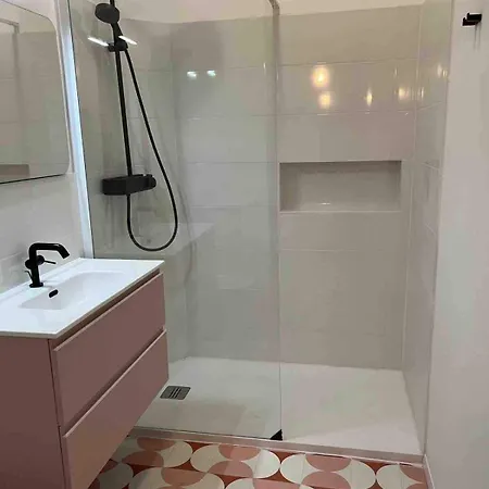 Zentrum Vor Der Tuer * Terst