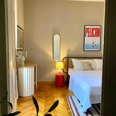 Zentrum Vor Der Tuer * Terst