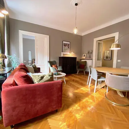 Apartman Zentrum Vor Der Tuer *